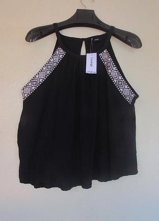 Новая черная майка блуза жатка красиво декорирована от george