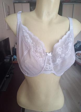 Тонкий прозрачный бюстгалтер  серого цвета, на косточках,  90f/ 40e, m&s.