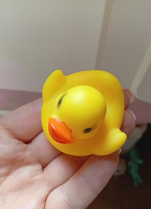 Уточка игрушка пищалка для купания 3