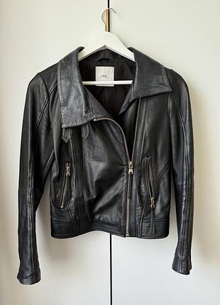 Чорна шкіряна куртка (шкірянка) mango, xs