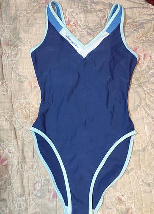 Отличный стильный спортивный купальник в бассейн пляж тренировки