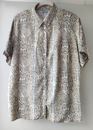 Жіноча сорочка з тваринним принтом, блуза з  принтом пітона