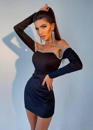 Облегающее новое с бирками черное вечернее платье