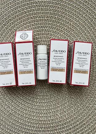 Захисна емульсія проти старіння шкіри spf 20 від shiseido, обʼєм 7 мл.