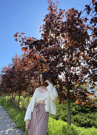 Бежева спідниця міді на запах на затин8 фото