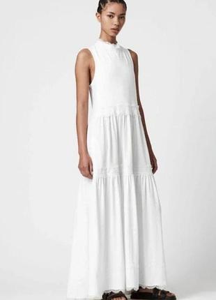 Біла сукня в пол