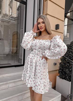 Романтична квіткова сукня міні з рюшами на резинці з натуральної тканини муслін