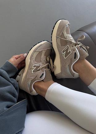 Кроссовки new balance 2002r beige / brown premium