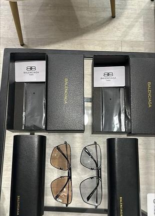 Сонячні окуляри b