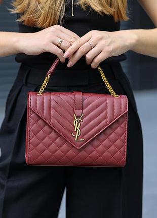 Сумка saint envelope medium in quilted grain de laurent poudre emboss
