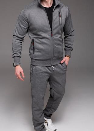 Костюм спортивный