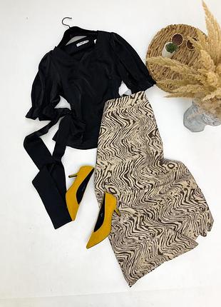 Спідничка міді