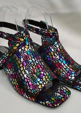 Жіночі босоніжки 2 кольори