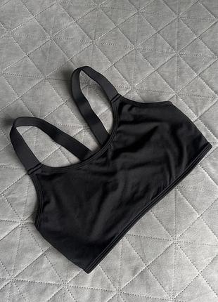 Спортивний топ