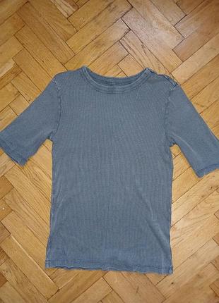 Футболка с потертостями