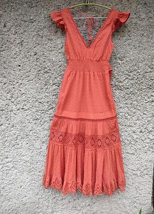 Платье с открытой спиной из прошвы вышивка ришелье