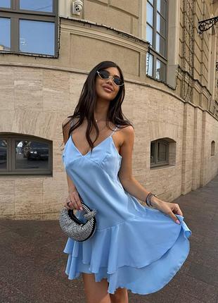Романтична шовкова сукня з пишною спідницею