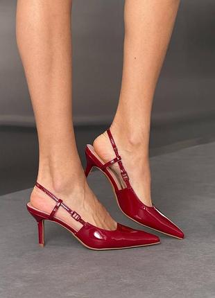 Босоніжки жіночі бордові / бордові босоніжки на підборах