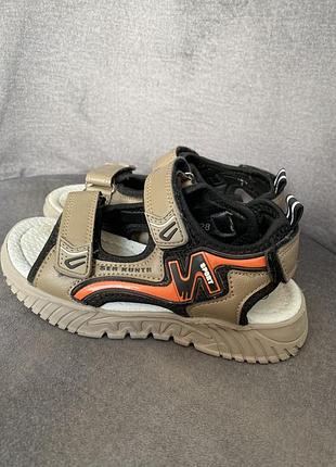 Босоніжки хлопчику