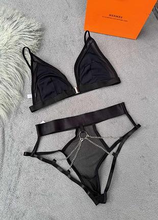 Спокусливий комплект з ланцюжкоми