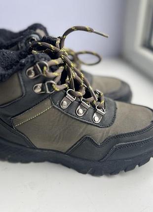 Ботінки черевики