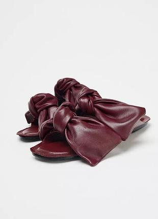 Кожаные сандалии с бантиками