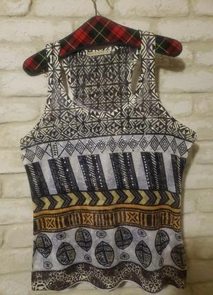 Трикотажная маечка в геометрический принт 38-40