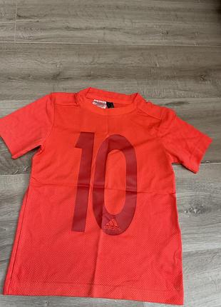 Футболка adidas 5-6 років