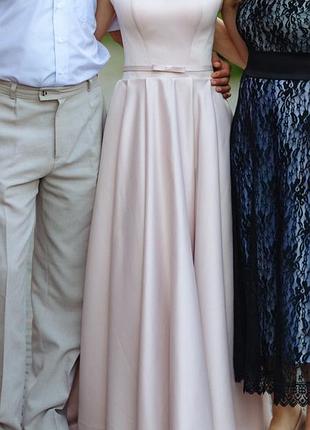 Атласне пудрове плаття