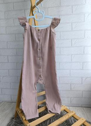 Невагомий комбезик в ніжно пудровому кольорі👭
фірми h&m
2/3 рочки (98см)
стан: ідеальний