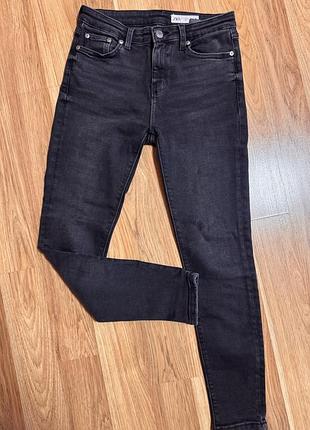Zara джинси скінні зі свіжих колекцій 36 р