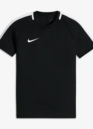 Спортивна футболка nike m-l