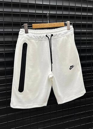 Шорти nike tech fleece