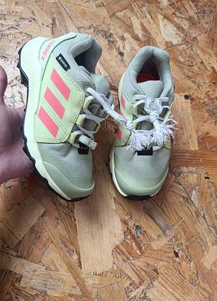 Оригинальные демисезонные кроссовки на мембране не промокаемые adidas terrex gore-tex gy7661