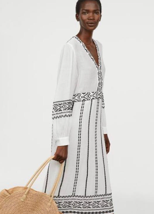 Вискозное миди платье с вышивкой h&m.