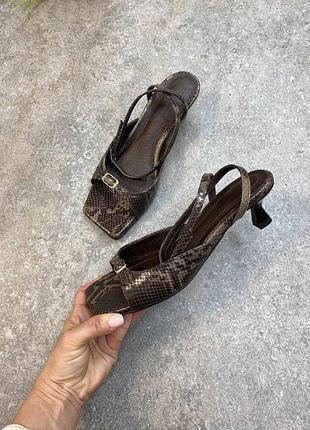 Новинка 💔 жіночі босоніжки із натуральної шкіри на шпильці з квадратним носом рошель