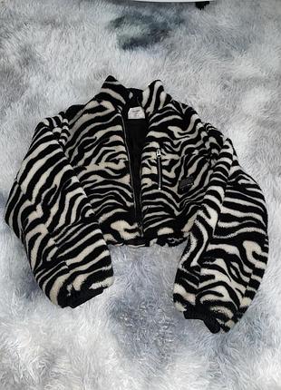 Вітровка , bershka