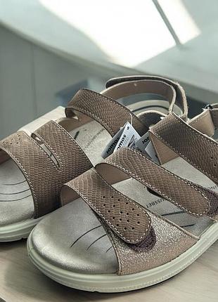 Шкіряні босоніжки,сандалії на липучках