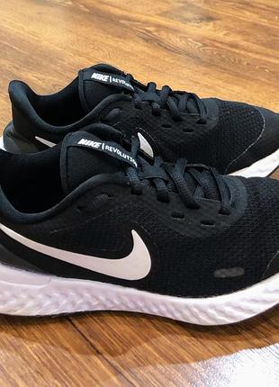 Кросівки жіночі nike