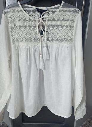 Блузка білосніжна .