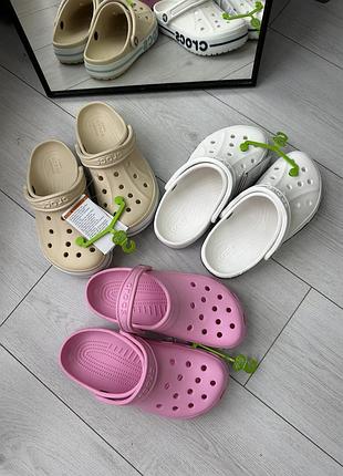 Взуття на літо crocs