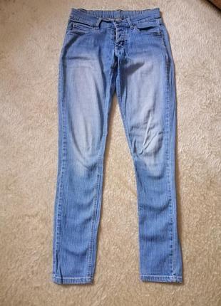 Голубые джинсы с потертостями размер 32 (44-46)