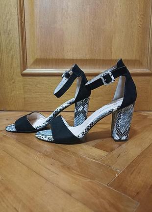 Босоніжки р.41