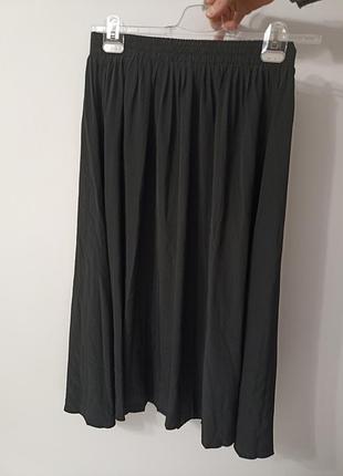 Плиссированная юбка черная размер 46