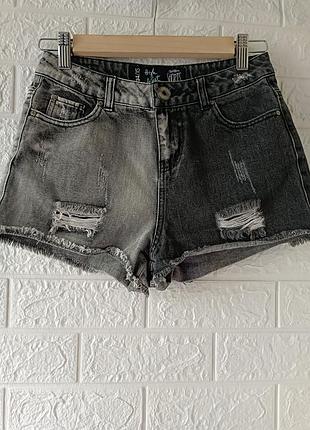 Модные шорты