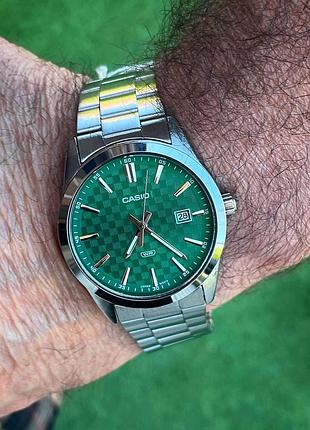 Годинник casio