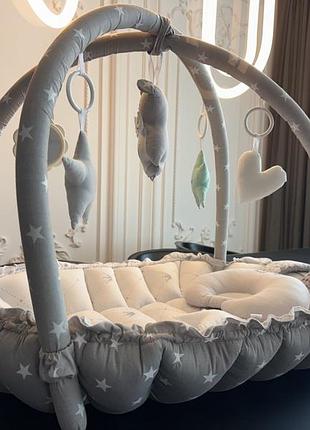 Кокон для новорожденных 2в1 happy luna babynest playmate сірий/белый