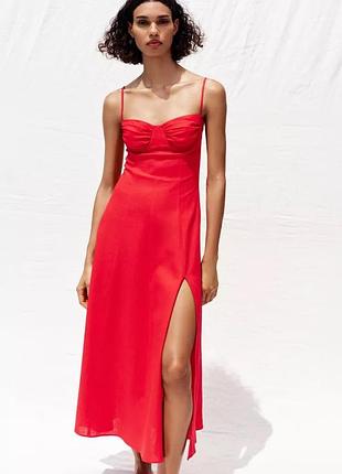 Платье средней длины в корсетном стиле на основе льна