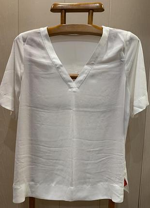 Блузка в наявності.