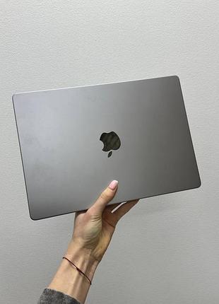 Apple macbook pro 14 m1
